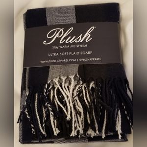 PLUSH ULTRA SOFT PLAID SCARF - NAVY/GREY/WHITE - BRAND NEW
